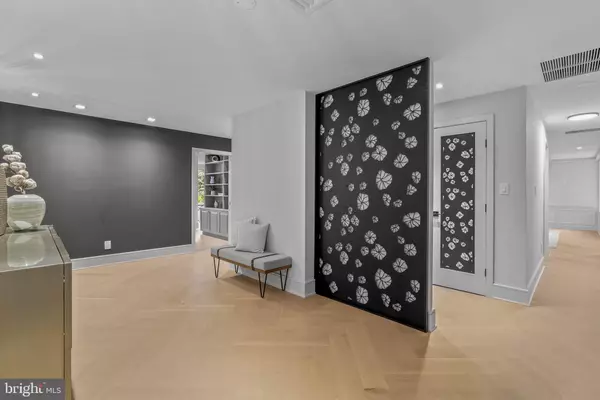 101 CHESWOLD LN #2-F, Haverford, PA 19041