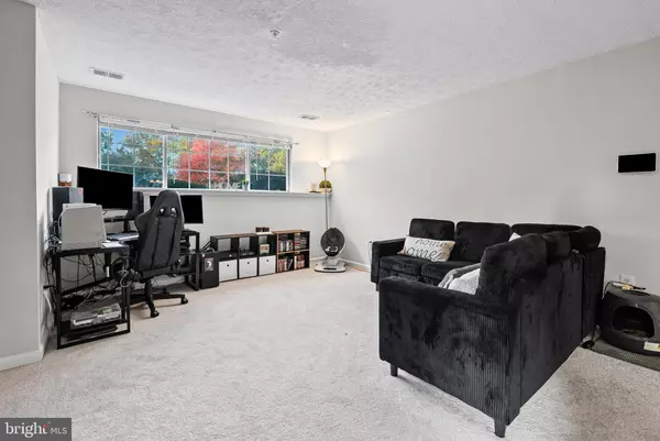 Suitland, MD 20746,3713 WILKINSON DR #506