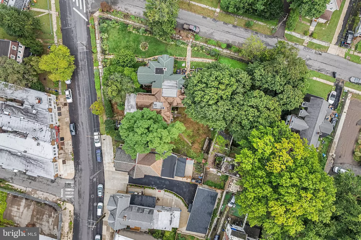 Philadelphia, PA 19126,702 OAK LANE AVE