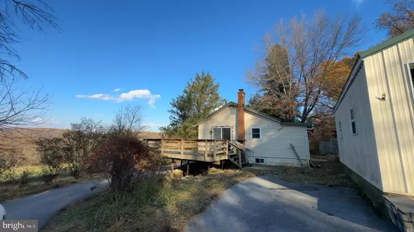 843 N MANOR RD, Honey Brook, PA 19344