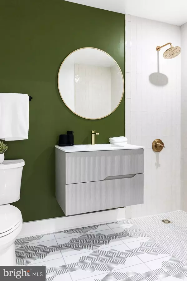 Washington, DC 20002,1124 FLORIDA AVE NE #104