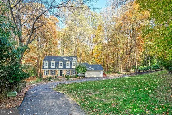 11008 DEVENISH DR, Oakton, VA 22124