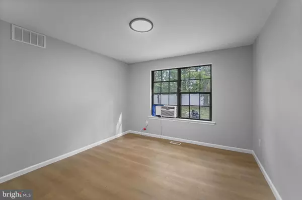 Sicklerville, NJ 08081,31 ACORN CT