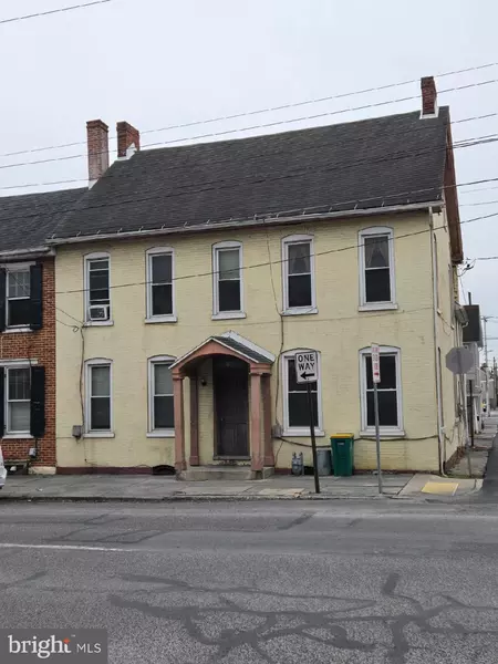 248 QUEEN ST E #3, Chambersburg, PA 17201