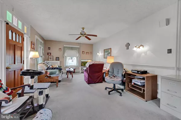 Reading, PA 19607,979 NEW HOLLAND RD