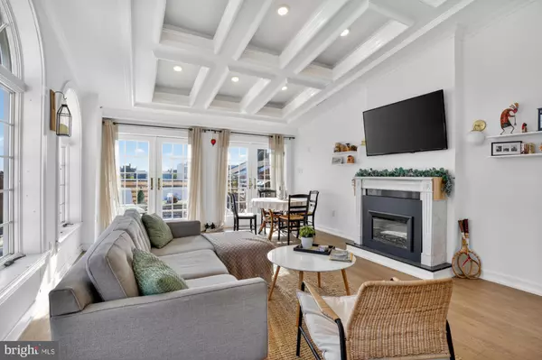 Philadelphia, PA 19107,1134 PINE ST #6