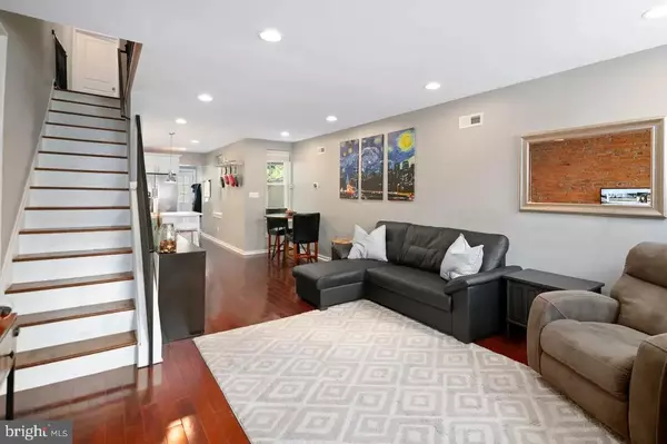 2016 OAKFORD ST, Philadelphia, PA 19146