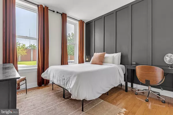 Harrisburg, PA 17104,566 RACE ST