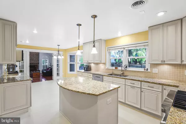 Woodbridge, VA 22193,13953 OLEANDER CT