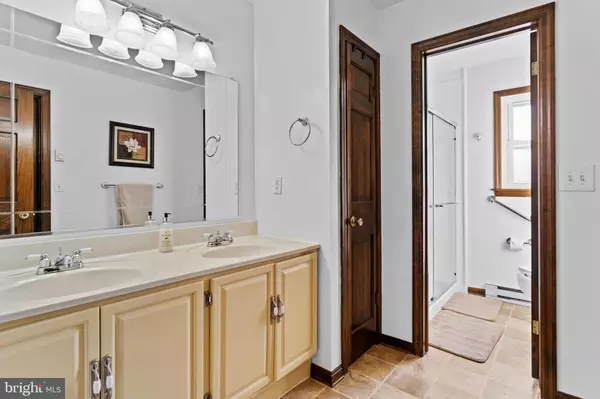 Carlisle, PA 17013,924 FORBES RD