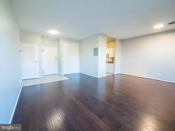 Hyattsville, MD 20782,3450 TOLEDO TER #106