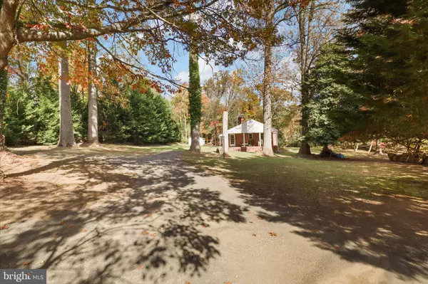 Dunn Loring, VA 22027,7914 IDYLWOOD RD