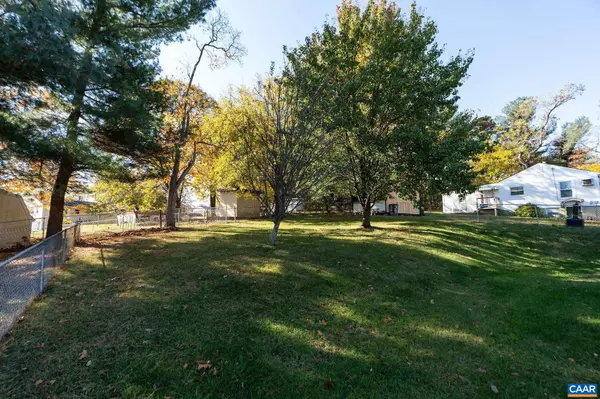 Staunton, VA 24401,2418 W BEVERLEY ST