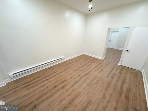 Philadelphia, PA 19124,4633 PENN ST #1