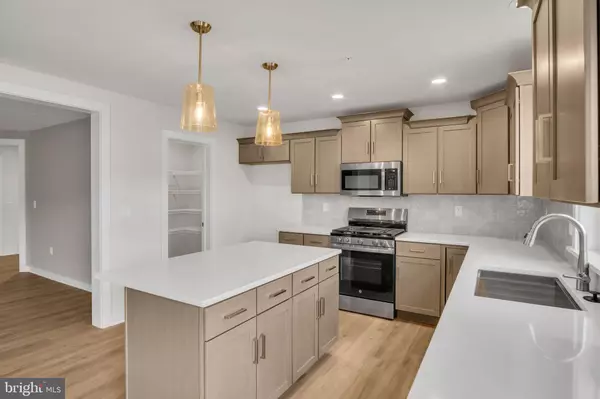 Mechanicsburg, PA 17055,2141 S AUTUMN CHASE DR #021-04