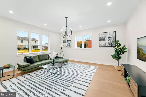 Philadelphia, PA 19115,717 STELWOOD RD