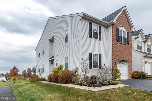 203 HAMPSHIRE DR, Sellersville, PA 18960