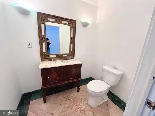 Philadelphia, PA 19147,934 E MOYAMENSING AVE #1ST FLOOR