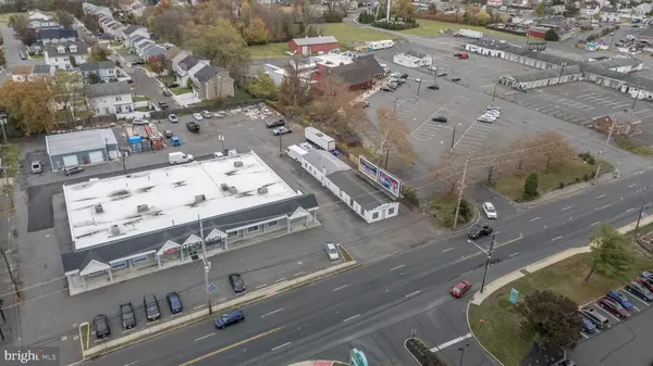 Trenton, NJ 08648,988 SPRUCE ST