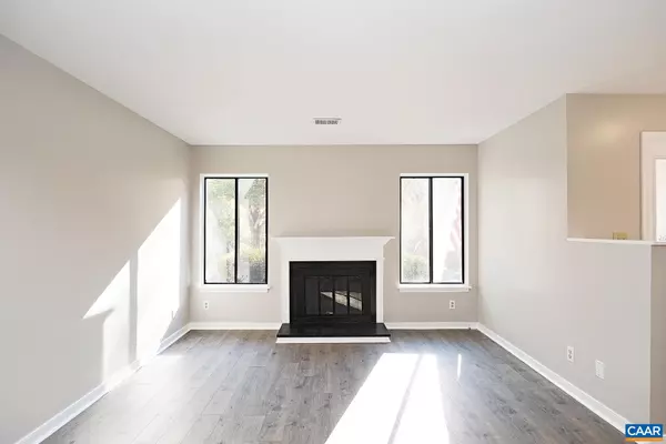 Charlottesville, VA 22901,964 SUTTON CT