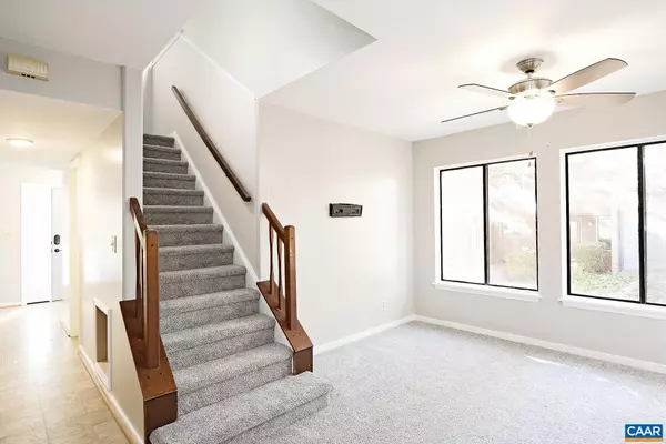 Charlottesville, VA 22901,964 SUTTON CT