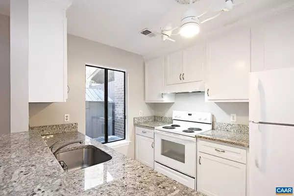 Charlottesville, VA 22901,964 SUTTON CT