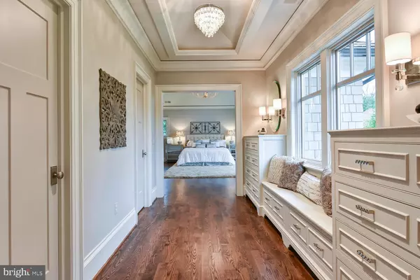 Mclean, VA 22102,1339 HAWKIN RD