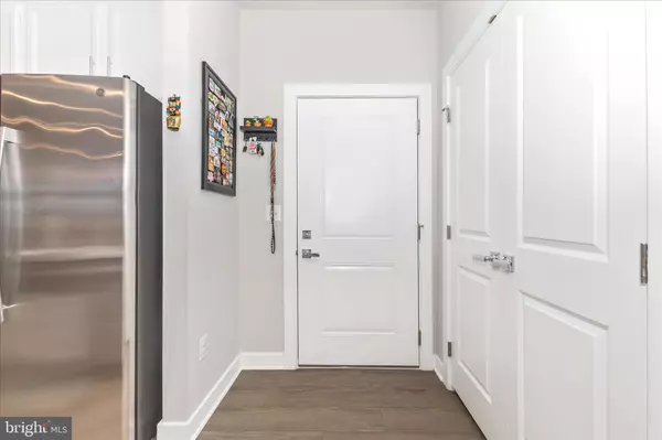 Herndon, VA 20171,12865 MOSAIC PARK WAY #3J