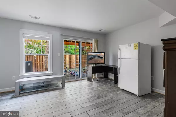 Manassas, VA 20111,8265 GLADE BANK DR