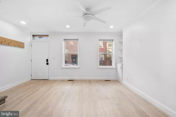 Philadelphia, PA 19123,944 N RANDOLPH ST