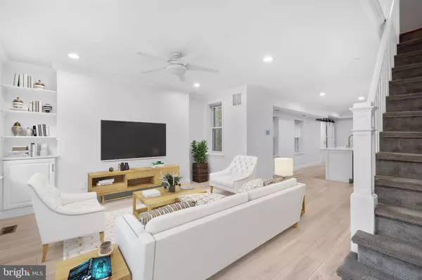 Philadelphia, PA 19123,944 N RANDOLPH ST