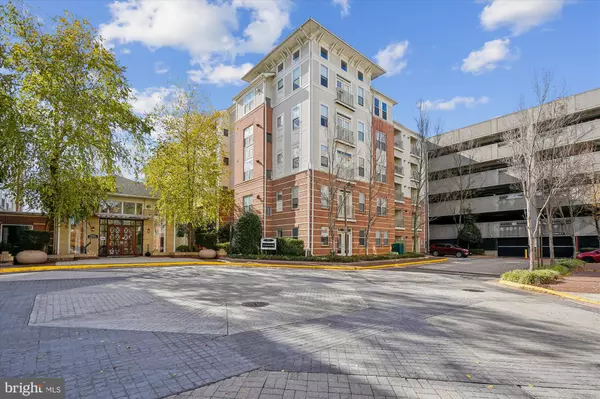 9490 VIRGINIA CENTER BLVD #130, Vienna, VA 22181