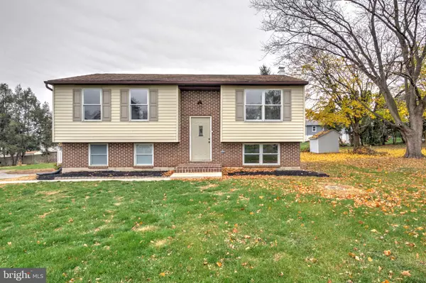 1038 STELLAR DR, Mount Joy, PA 17552