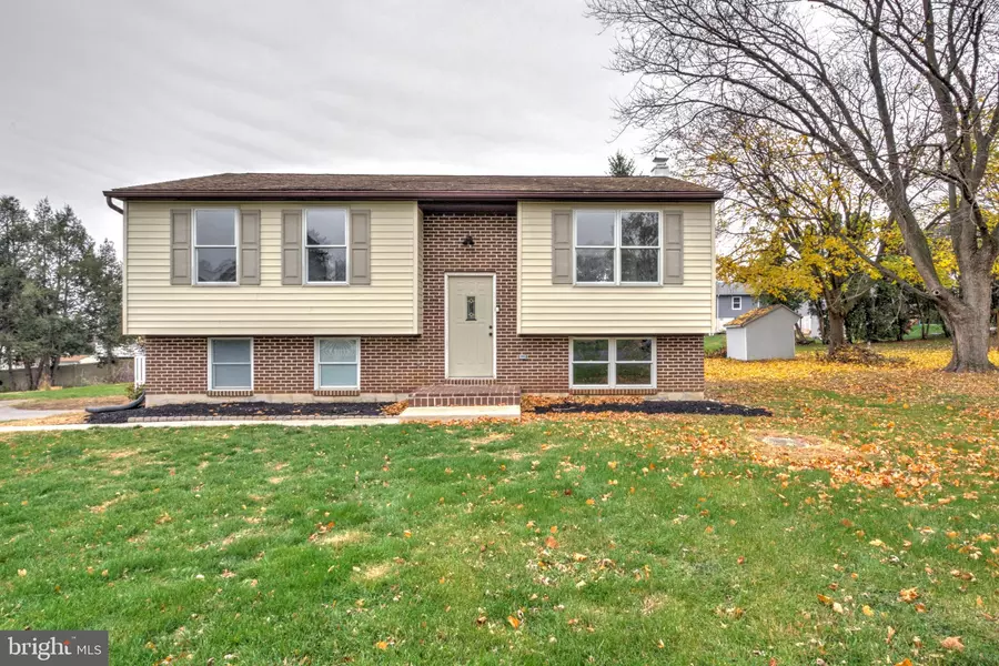 1038 STELLAR DR, Mount Joy, PA 17552