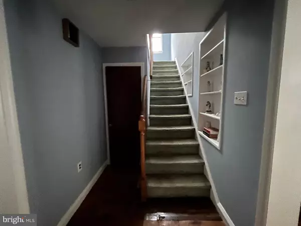 Philadelphia, PA 19111,8012 HALSTEAD ST