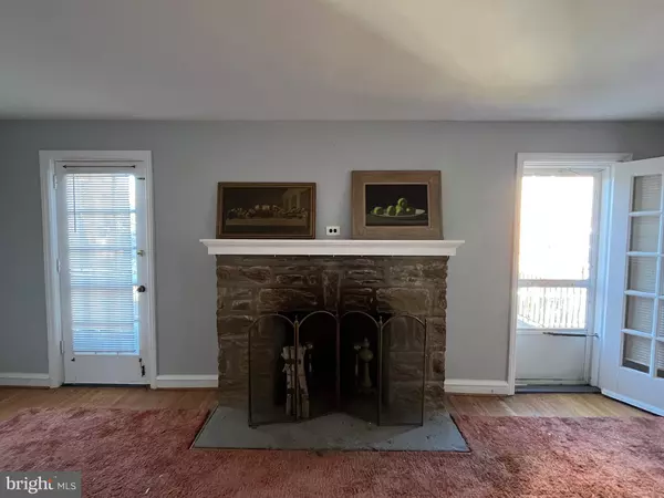 Philadelphia, PA 19111,8012 HALSTEAD ST