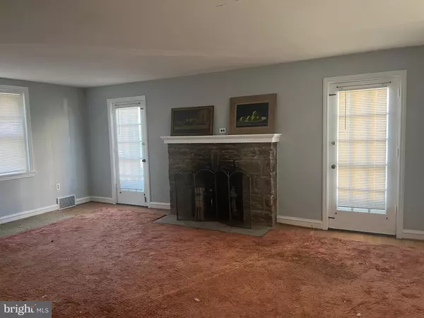 Philadelphia, PA 19111,8012 HALSTEAD ST