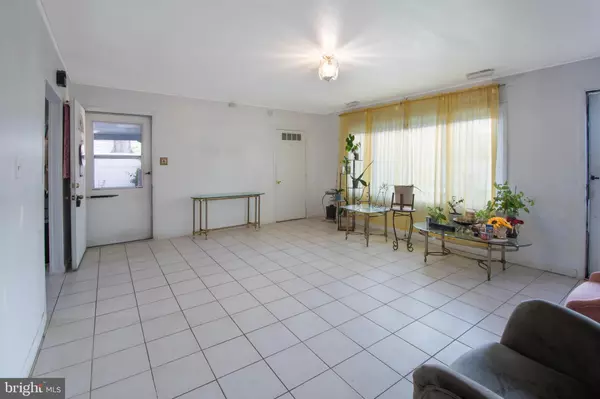 Willingboro, NJ 08046,218 SOMERSET DR