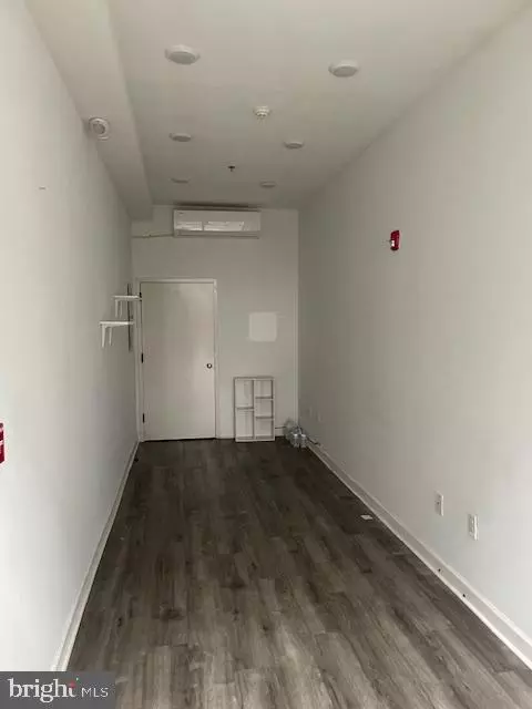 Philadelphia, PA 19122,2117 N FRONT ST