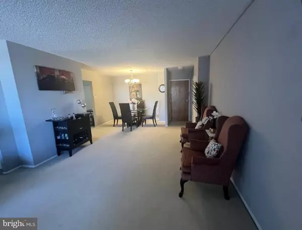 Mclean, VA 22102,1800 OLD MEADOW RD #1215