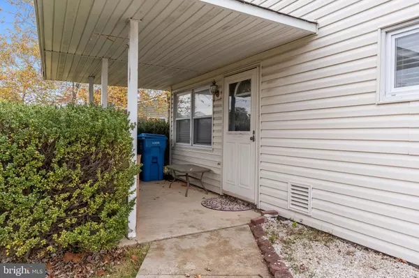 Levittown, PA 19055,14 DEWBERRY LN