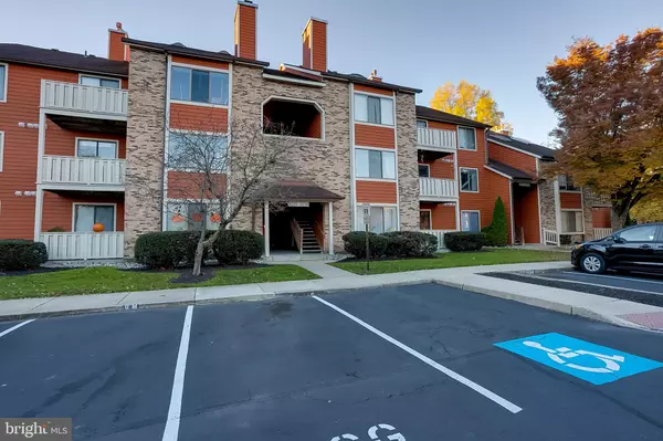 2711-B SUSSEX CT, Mount Laurel, NJ 08054