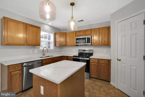 Odenton, MD 21113,176 PINECOVE AVE