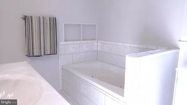 Millville, NJ 08332,110 DAFFODIL RD