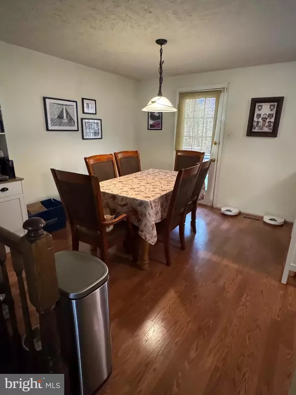 Reston, VA 20194,1565 AUTUMN RIDGE CIR