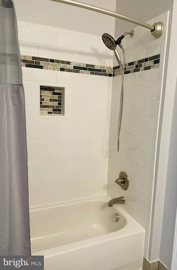 Reston, VA 20190,12000 MARKET ST #341