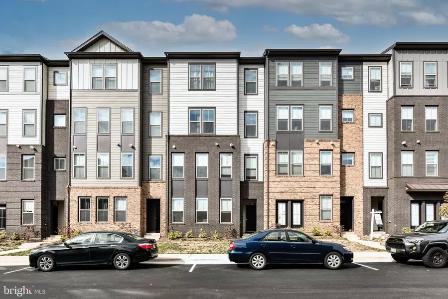 45922 SWALLOW TER, Sterling, VA 20165