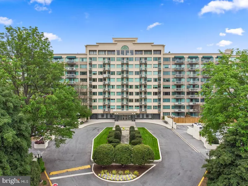 5450 WHITLEY PARK TER #HR-912, Bethesda, MD 20814