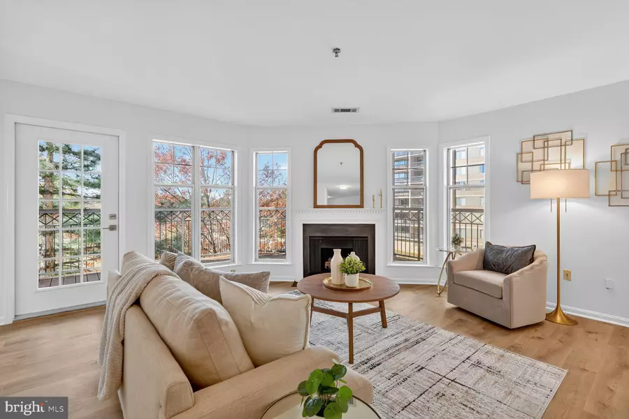 5575 SEMINARY RD #312, Falls Church, VA 22041