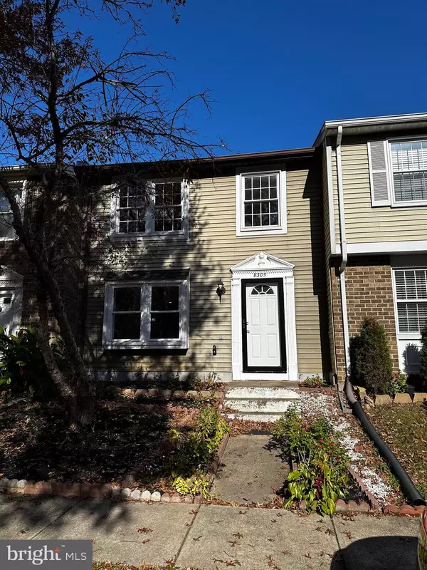 8305 PONDSIDE TER, Alexandria, VA 22309
